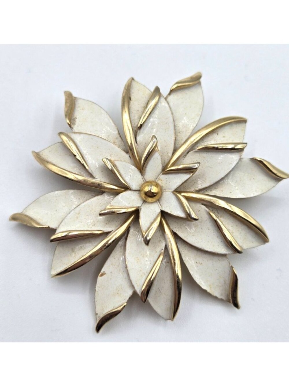 Signed Trifari White Enamel Flower Pin Brooch Gold Tone 22 grams
